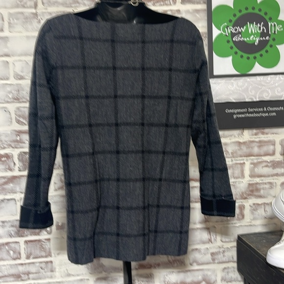 Tahari merino will sweater medium - Picture 4 of 6